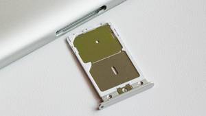 dual-sim-smartphone-tray